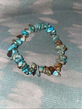 Womens new Turquoise Chip Stretch Bracelet